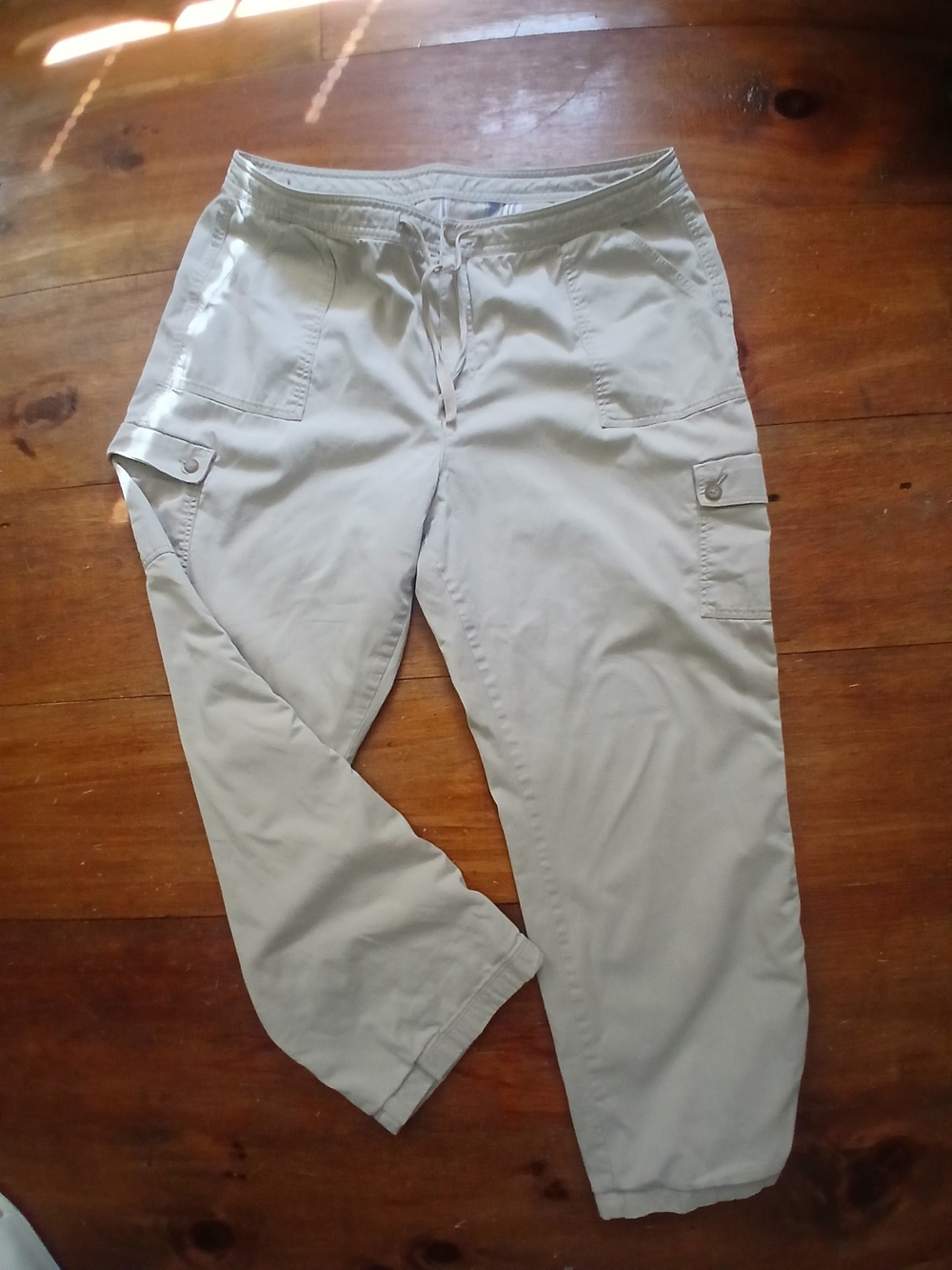 L.L. Bean Favorite Fit Women's  Cargo Pants in Light Khaki Sz 20